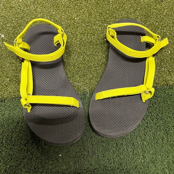 Teva Women's Original Universal Slim Sandals - Bright neon green - Picture 1 of 4